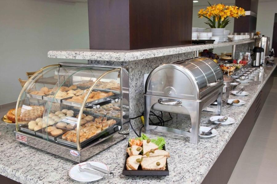 Serras Hotel Cuiabá Kültér fotó